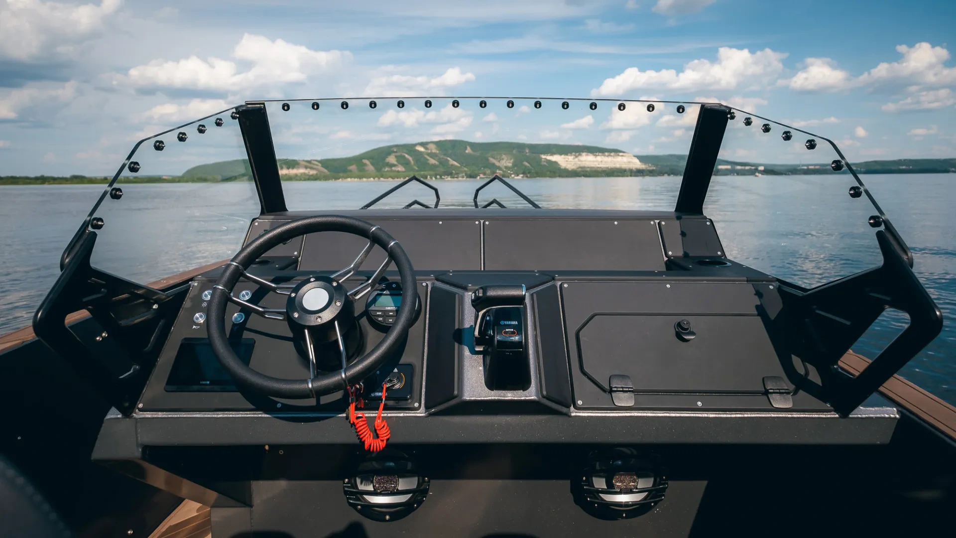 Reval Grade G6 Steering