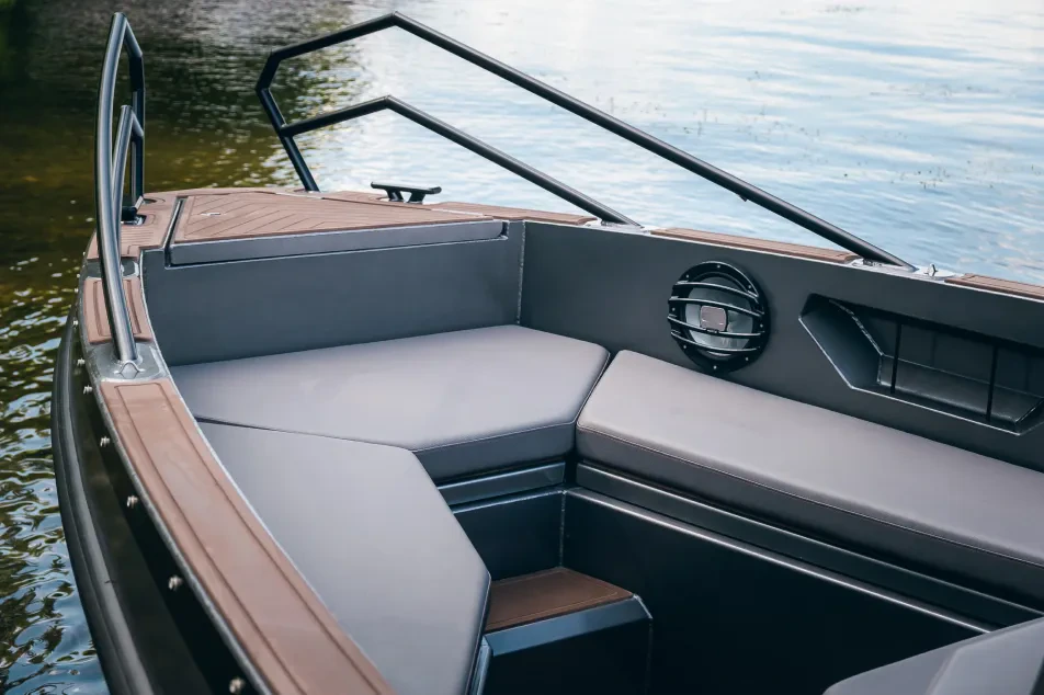 Reval Grade G6 Interior Bow