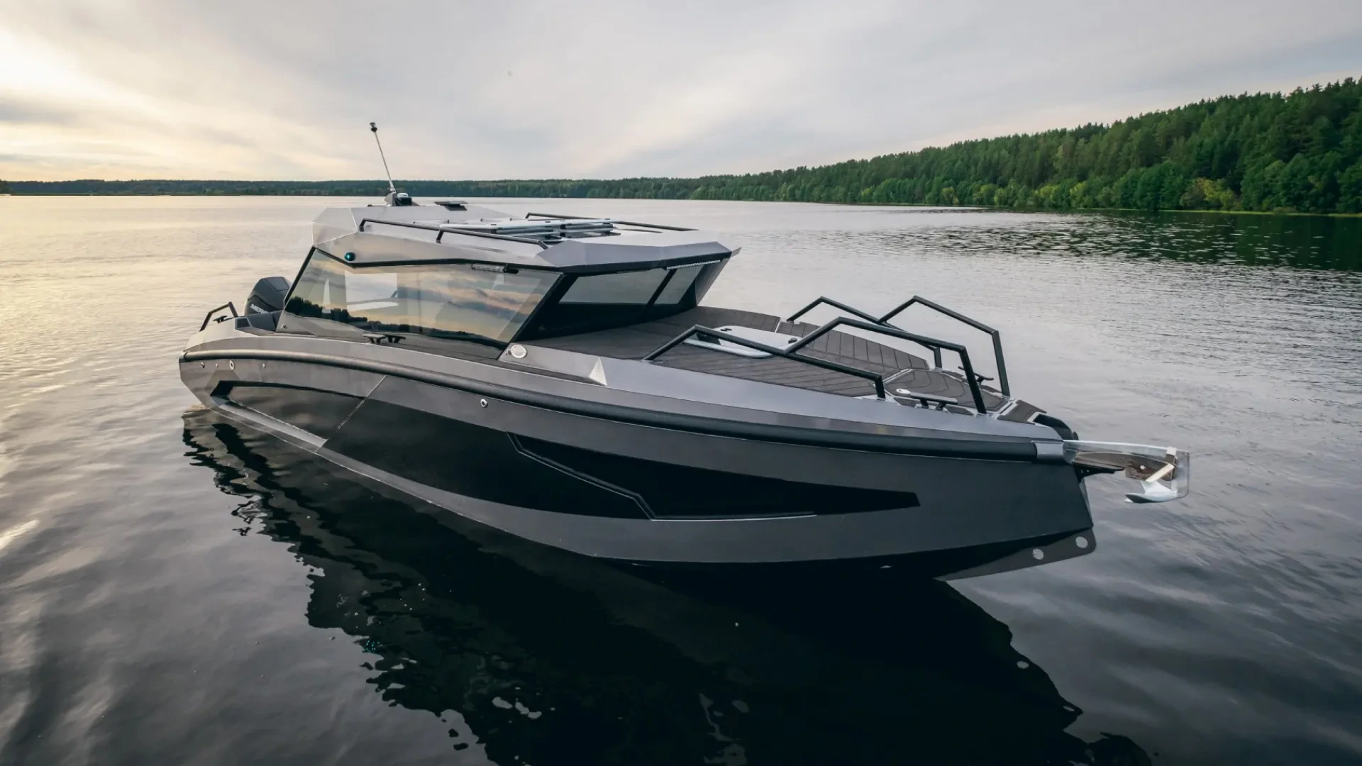 Reval Grade G8 Aluminium Boat